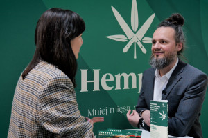 Konopie w HoReCa. "Rynek poszukuje roślinnych zamienników o strukturze mięsa"