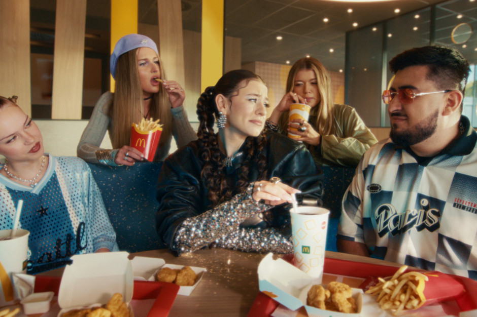 Raperka koncertuje na dachu restauracji. Zestaw Bambi wraca do McDonald’s?